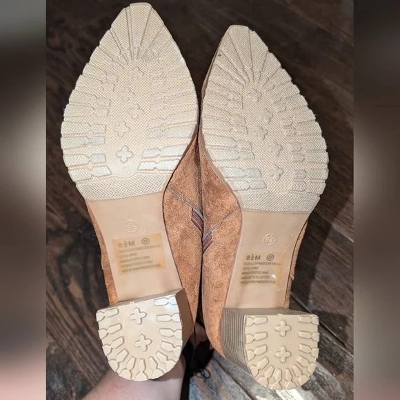 NWOB Maurices Alexa Brown Lug Ankle Boot - Picture 8 of 10